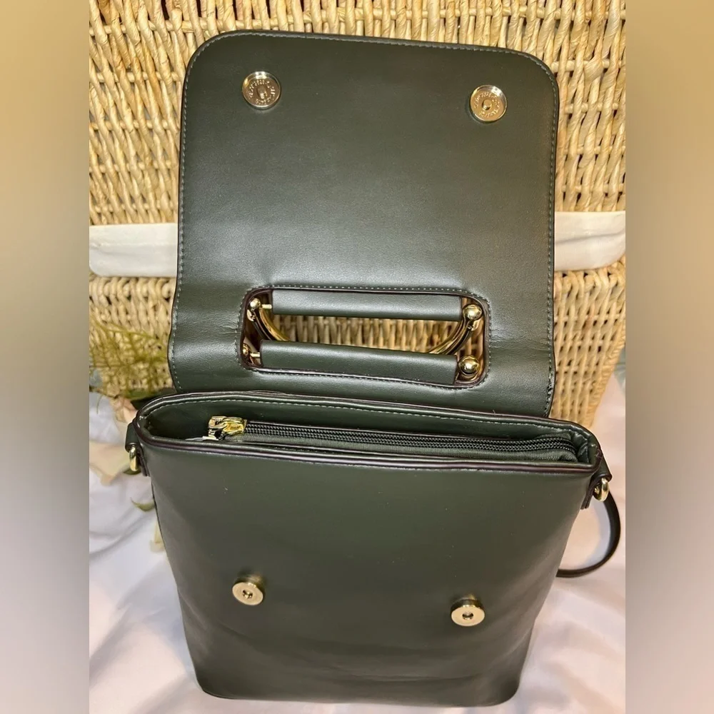 EUC BCBG ELLIOTT BACKPACK CROSSBODY BAG